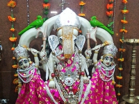 पिंपळनेर - श्रीगणेश मंद‍िराती मूर्त‍ि