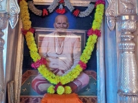 आळंदी - श्रीगुरुंचे मूळ स्थान - श्री चक्रांकितांची माडी