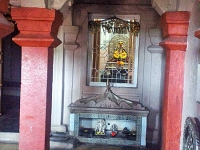 नरसोबाची वाडी - श्रींचे श‍िष्य श्री नाराणस्वामींची उत्सवमूर्त‍ि