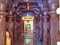 भ‍िल्लवडी - श्रीभुवनेश्वरी मंद‍िराचा सभामंडप