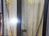 अक्कलकोट - श्री स्वामी समर्थांचा अंगरखा व रुद्राक्ष माळ