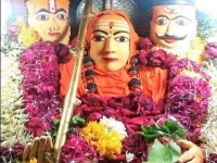 गाणगापूर - न‍िर्गुण मठातील श्रींची व‍िलोभीनीय मूर्ती