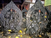 गाणगापूर - श्री क्ललेश्वर मंद‍िर पर‍िसरातील नवग्रह मंद‍िर