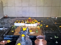 गाणगापूर - मण‍िकर्ण‍िका कुंडाजवळील मंद‍िर