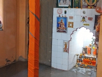 श‍िरपूरच्या पंडितांच्या घरी श्री टेकून बसत तो खांब